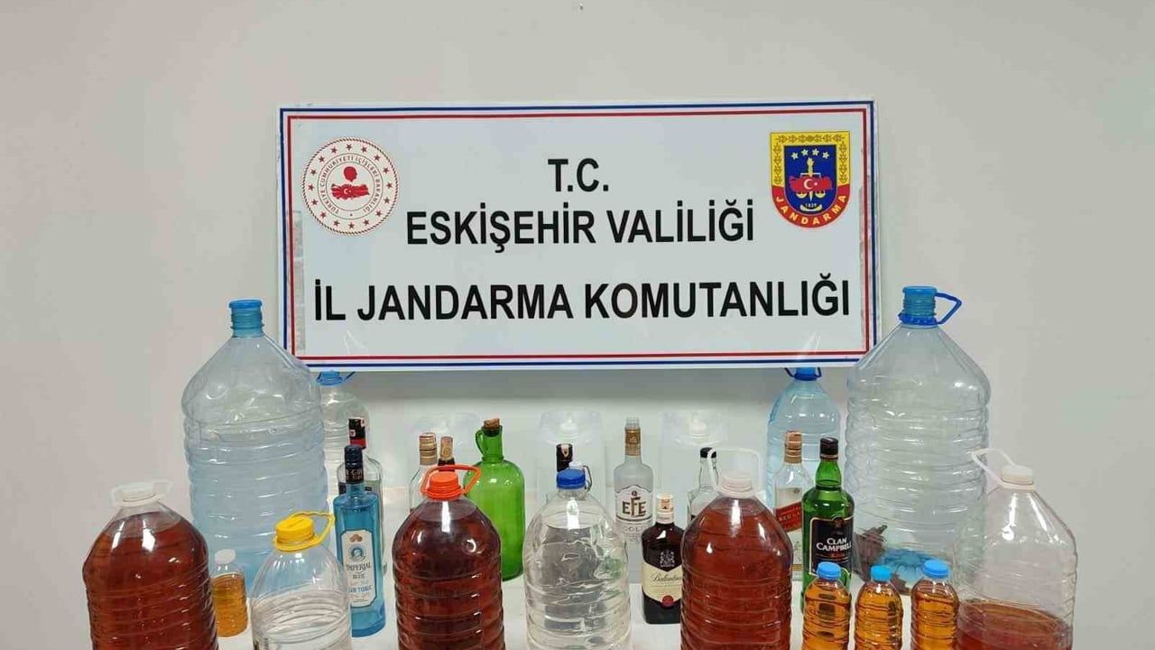 Eskişehir'de jandarma 78 litre bandrolsuz sahte alkol ele geçirdi, 1 kişi hakkında soruşturma