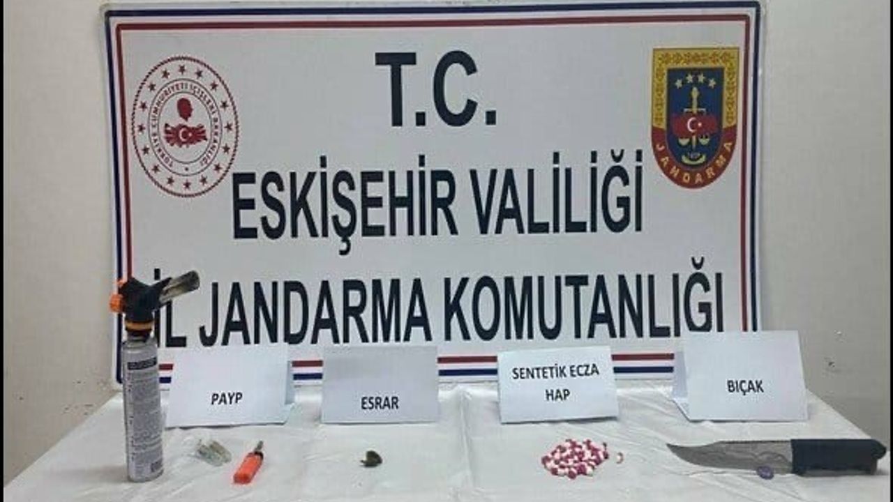Eskişehir'de jandarma, Afyonkarahisar kaynaklı uyuşturucu sevkiyatını engelledi