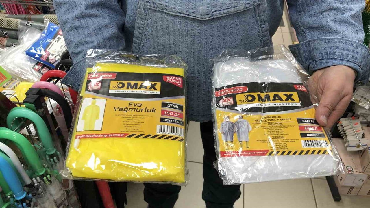 Eskişehir'de kış hazırlıkları: şemsiye ve yağmurluk satışlarında artış