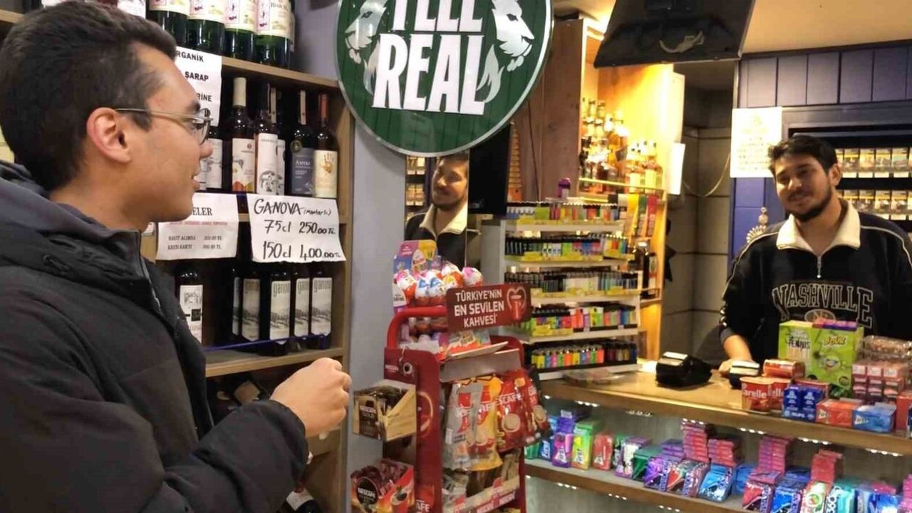 Eskişehir'de market sahibi ESKART taleplerine astığı notla gündem oldu