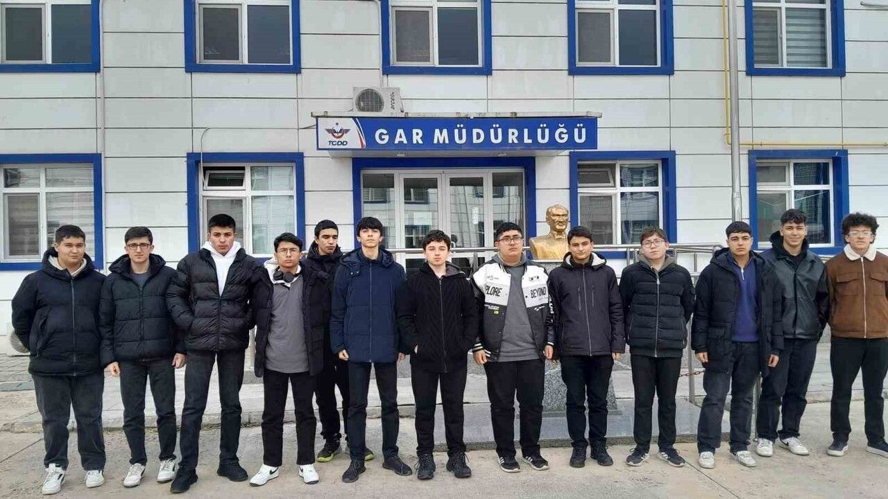 Eskişehir'de meslek lisesi öğrencileri yerli ve millî üretim yapan işletmeleri ziyaret ediyor