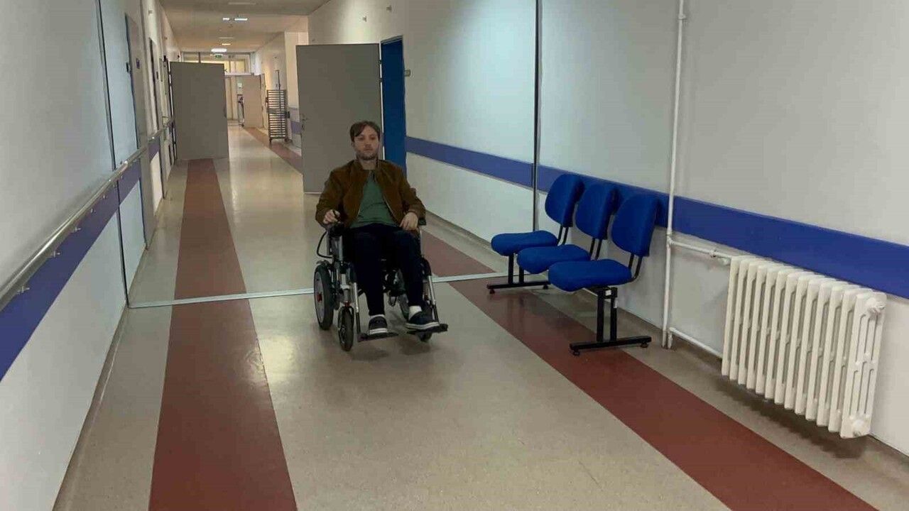 Eskişehir'de motosiklet kazasında felç kalan genç, hastanede açılan davayı anlattı
