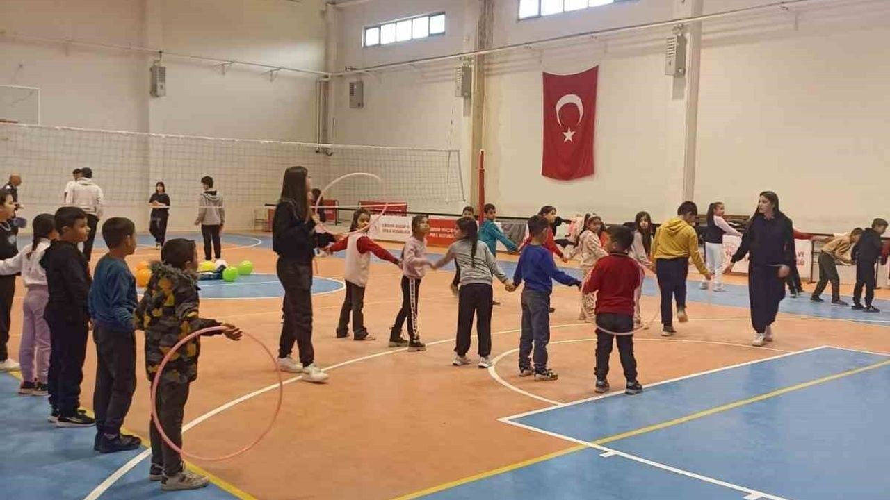 Eskişehir'de Özel Bireyler Gençlik ve Spor İl Müdürlüğü Eşliğinde Dron Uçurma Deneyimi Yaşadı