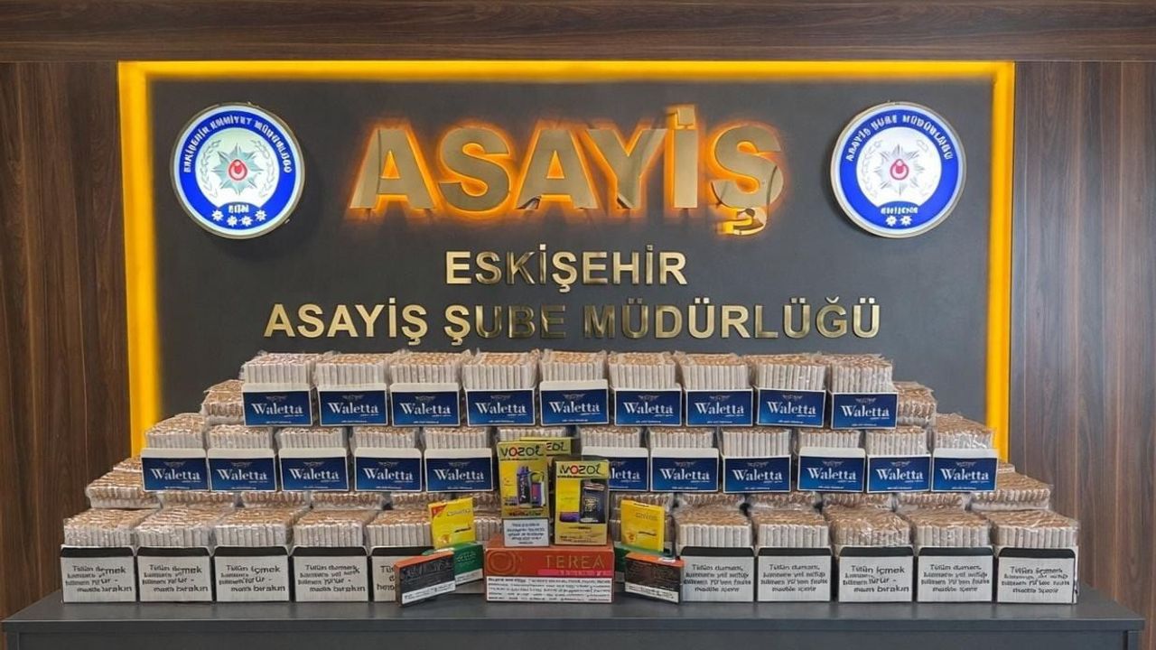 Eskişehir'de şüpheli araçta 29 bin 200 dal bandrolsüz sigara ele geçirildi