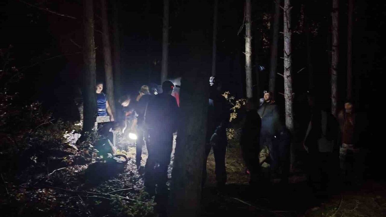 Eskişehir'de Uluslararası Dağ Günü: ESDAG 25 Kişilik Ekiple 12 km Gece Yürüyüşü