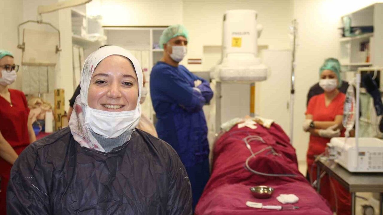 Eskişehir'de yabancı girişimsel radyologlar Türk uzmanların ablasyon uygulamalarını canlı izledi