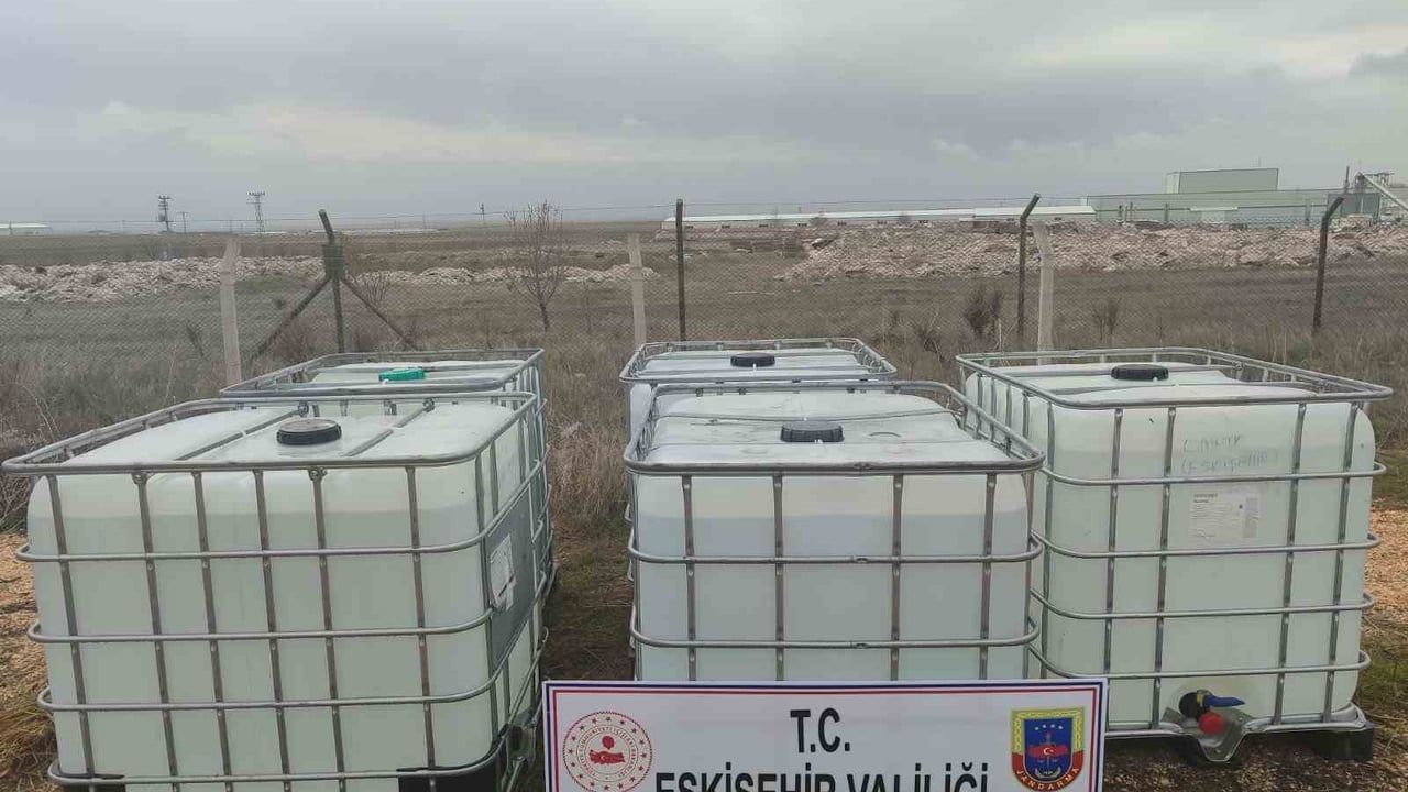 Eskişehir'de yeni yıl öncesi 5 bin litre etil alkol ele geçirildi