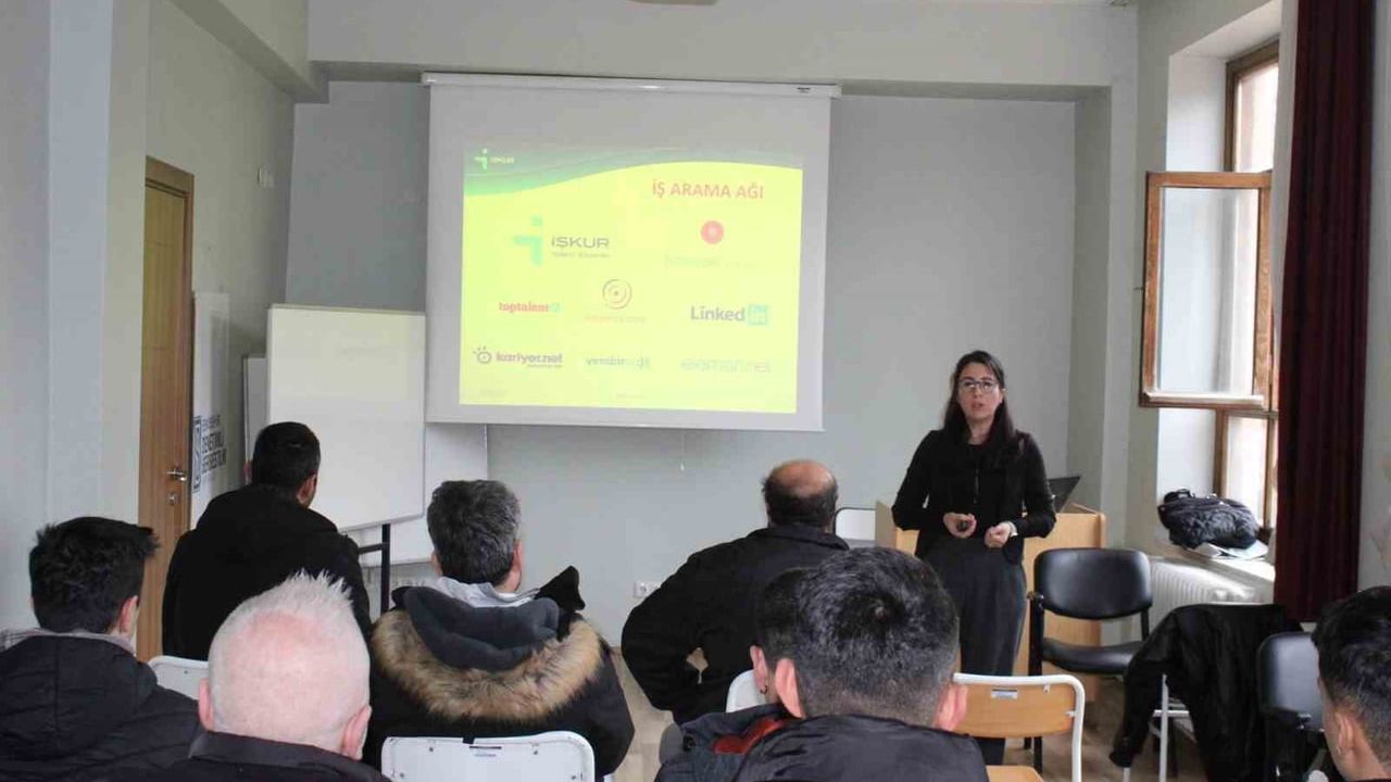 Eskişehir Denetimli Serbestlik Müdürlüğü, yükümlülere özgeçmiş ve mülakat eğitimi verdi