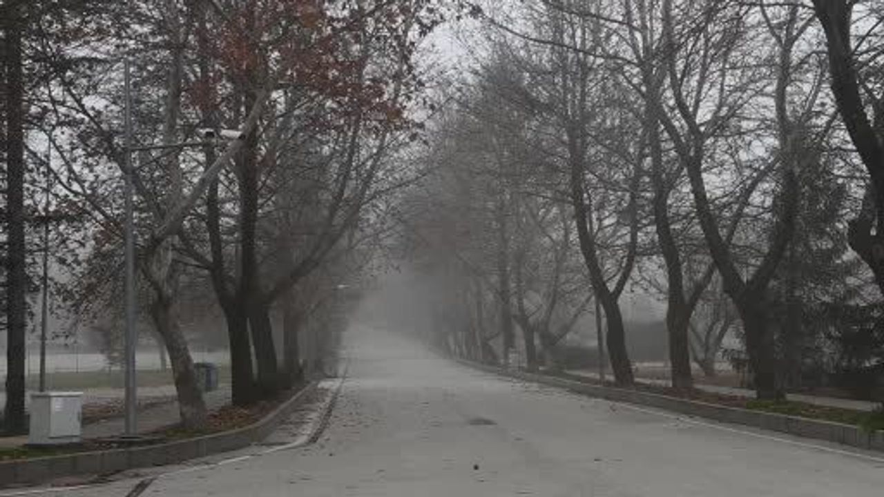 Eskişehir’in yüksek kesimlerinde sabah sis etkili oldu