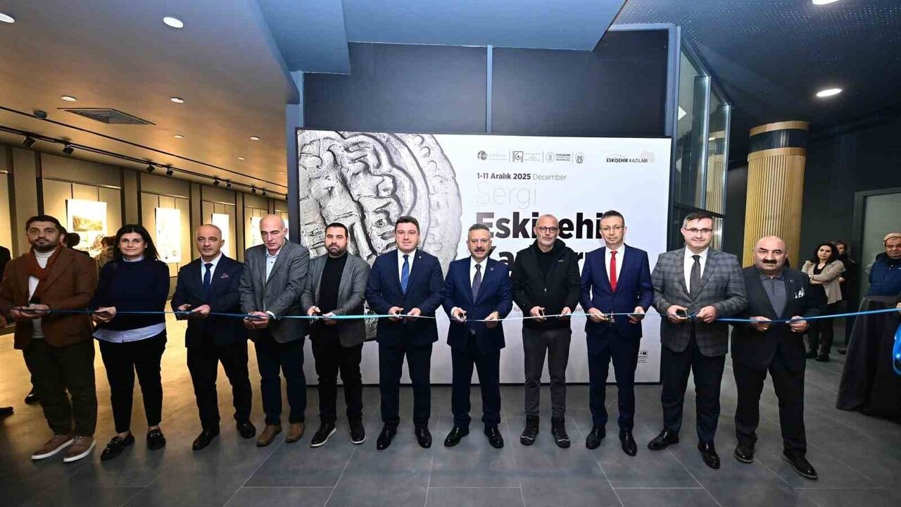 Eskişehir Kazıları Sergisi açıldı: Arkeolojik buluntuların fotoğraf sergisi ziyaretçiye sunuldu