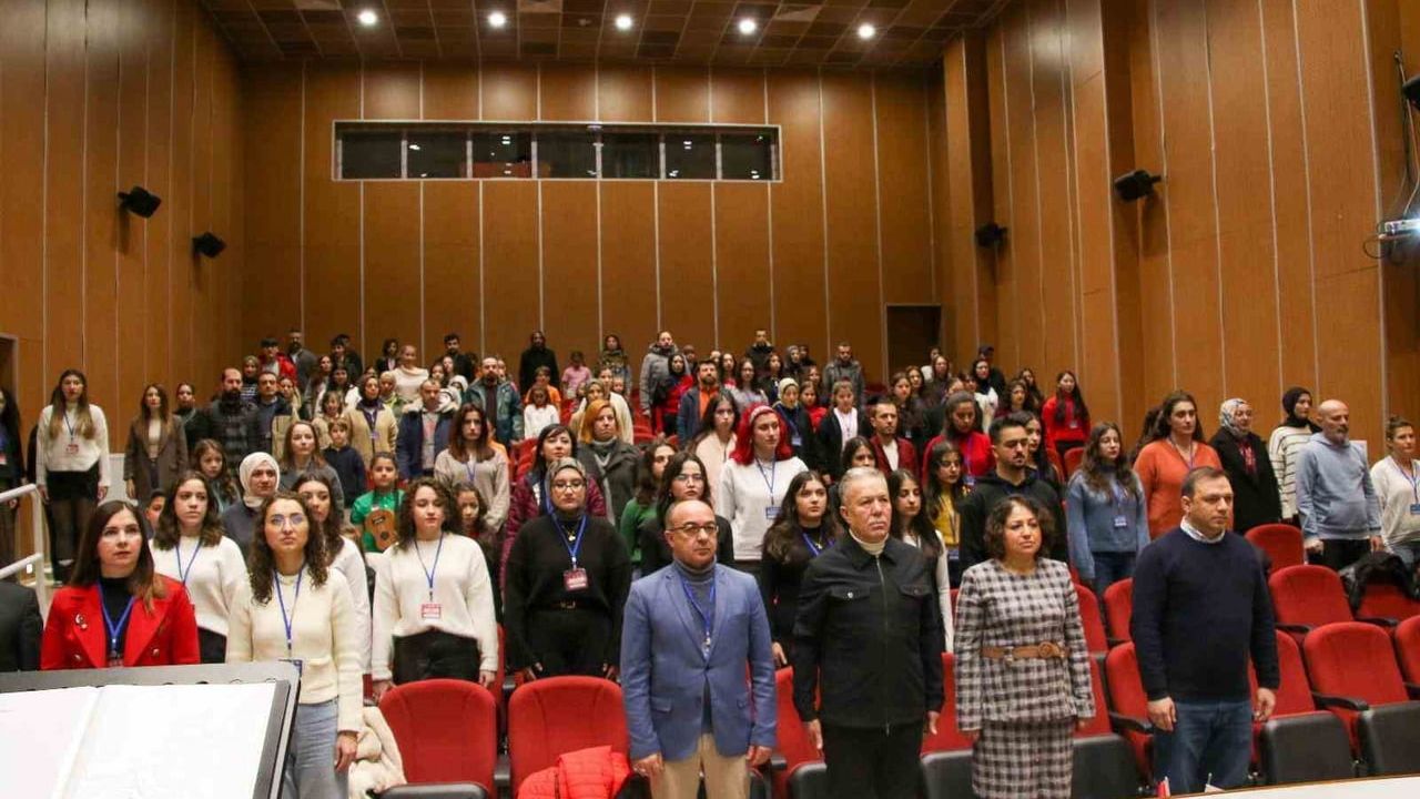 ESOGÜ'de 'Gençlerle El Ele, Gönül Gönüle' Projesinin Açılış ve Kapanış Programı Düzenlendi