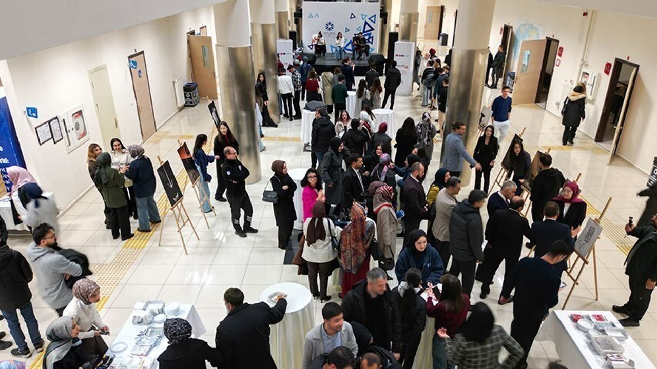 ETÜ'de 'Uluslararası İnsani Yardım Ağları' programı: Gençlerin rolü, etik ve koordinasyon ele alındı