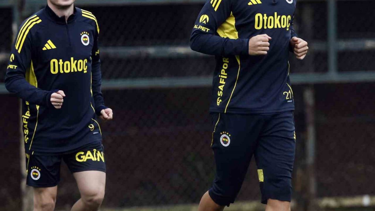 Fenerbahçe, Beşiktaş derbisi hazırlıklarını Can Bartu Tesisleri'nde tamamladı