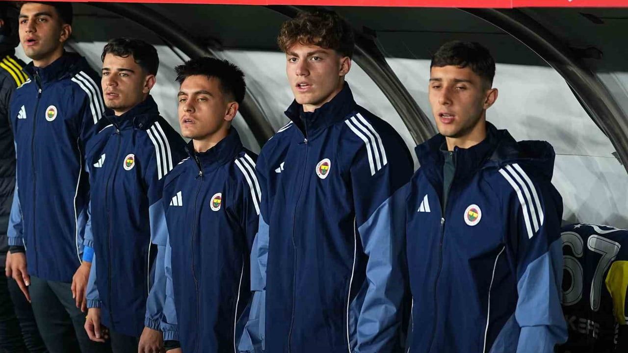 Fenerbahçe'de Derbiye Genç Dokunuş: Haydar Karataş ve Alaettin Ekici Son Dakikalarda Oyuna Girdi