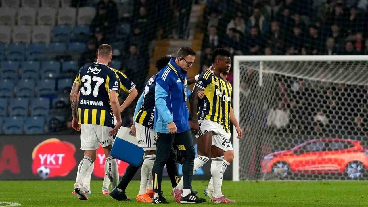 Fenerbahçe: Nelson Semedo’nun MR’ında sağ arka adalesinde kısmi yırtık tespit edildi