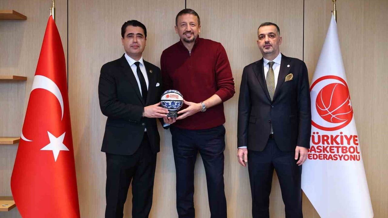 Fenerbahçe Yönetim Kurulu Üyelerinden TBF Başkanı Hidayet Türkoğlu'na Ziyaret