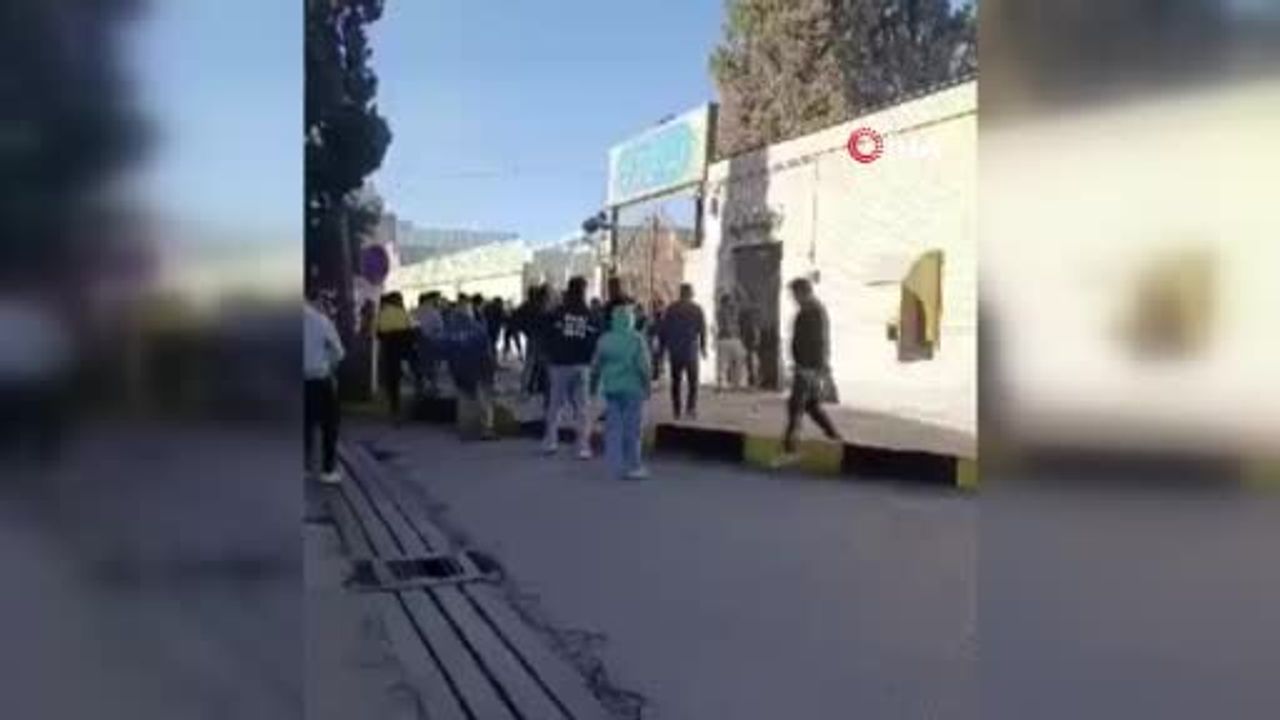 Fesa'da kaymakamlık binasına saldırı: 4 gözaltı, 3 polis yaralandı