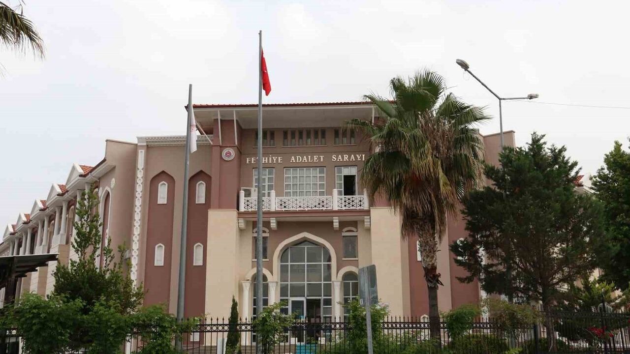 Fethiye'de tarihi eser kaçakçılığı operasyonu: 8 gözaltı, 6 dedektör ele geçirildi