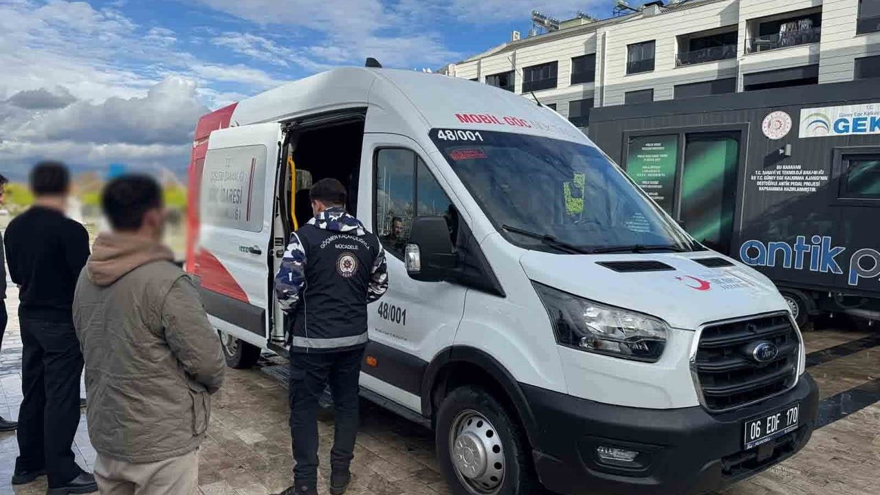 Fethiye’de yılbaşı öncesi yabancı uyruklulara yönelik denetimler yoğunlaştı