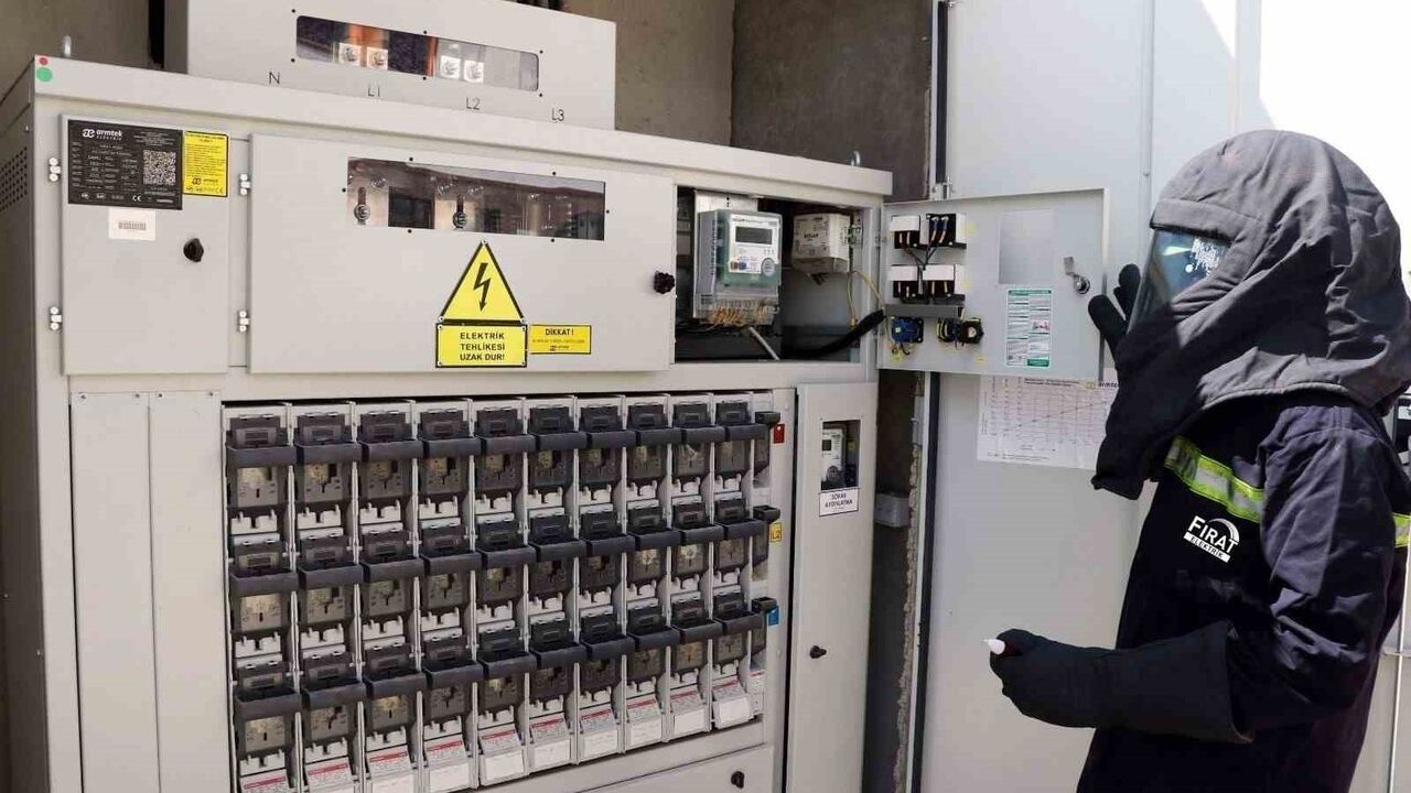 Fırat EDAŞ: İzinsiz kazılar 10 ayda 2 bin 219 elektrik kesintisine yol açtı