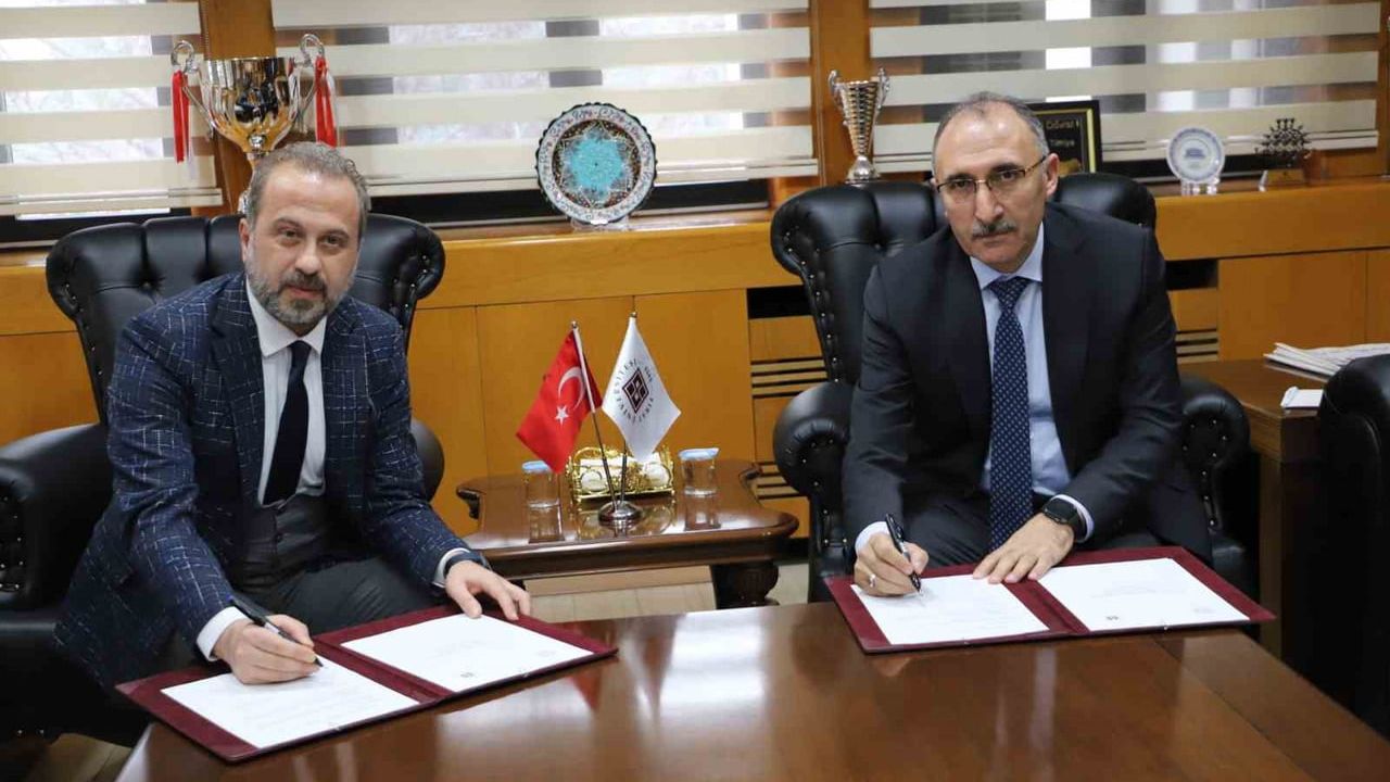 Fırat Üniversitesi ve Elazığ İl Milli Eğitim Müdürlüğü 'Eğitimde İşbirliği' protokolü imzaladı