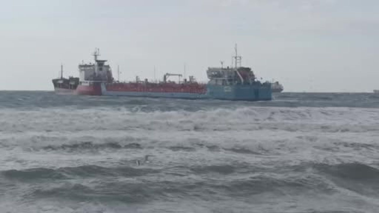 Florya açıklarında iki tankerden acil durum çağrısı, kurtarma ekipleri sevk edildi