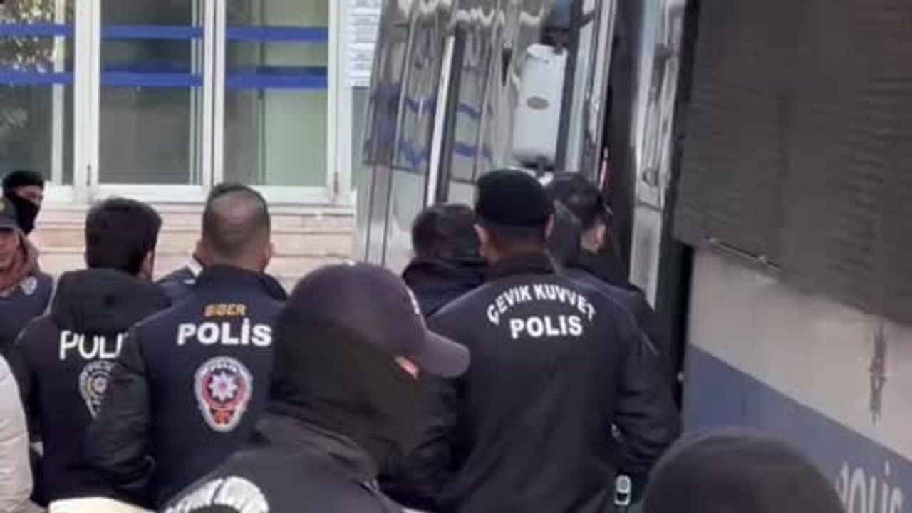 Futbolda Bahis Soruşturması: Erden Timur dahil 26 şüpheli adliyeye sevk edildi