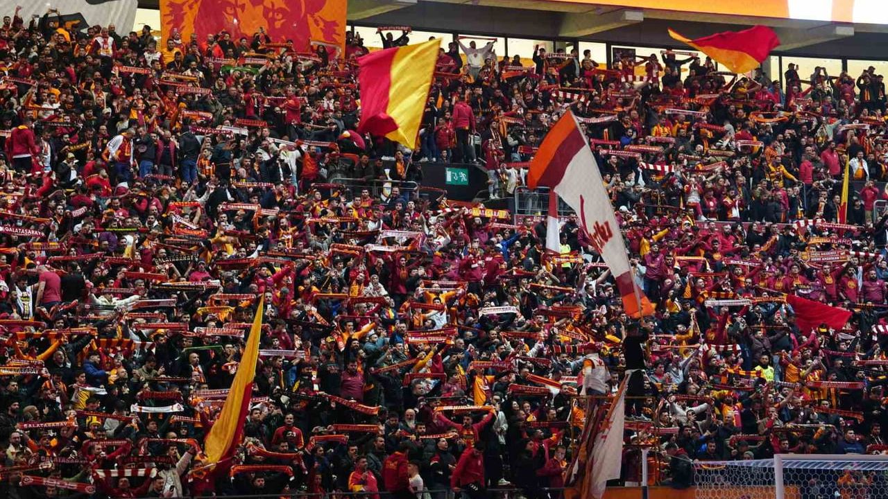 Galatasaray 3-0 Kasımpaşa: RAMS Park'ta 34 bin 441 taraftar izledi