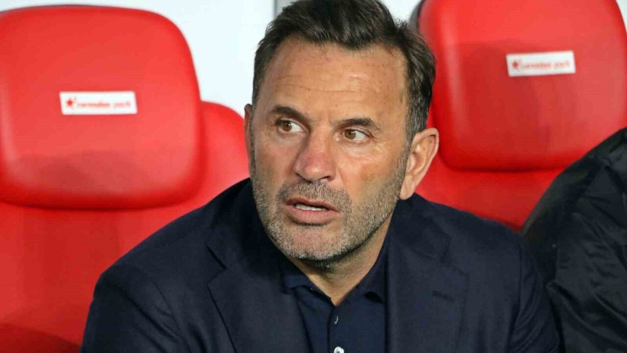 Galatasaray, Antalyaspor Karşısına Monaco 11'ine Göre 2 Değişiklikle Çıktı