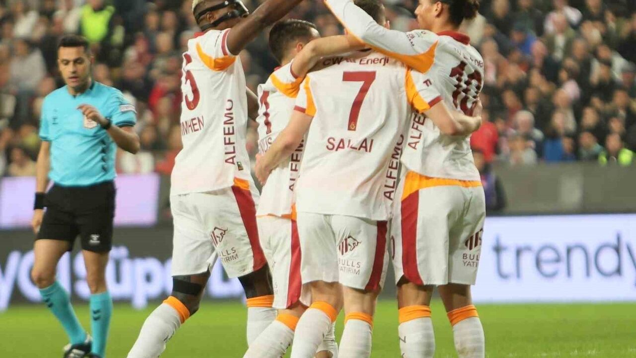 Galatasaray, Antalyaspor karşısındaki yenilmezlik serisini 19 maça çıkardı