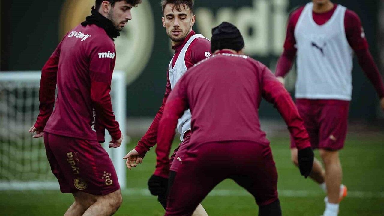 Galatasaray, Antalyaspor maçının hazırlıklarına Kemerburgaz'da başladı