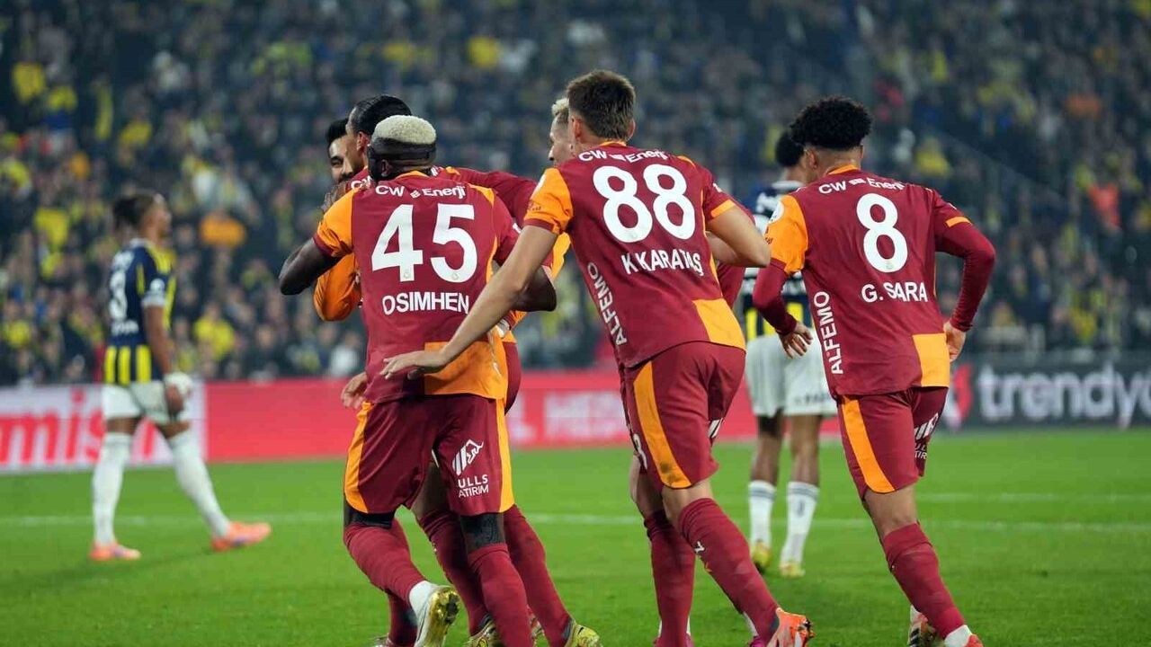 Galatasaray, Fenerbahçe ile 1-1 berabere kalarak liderliğini korudu