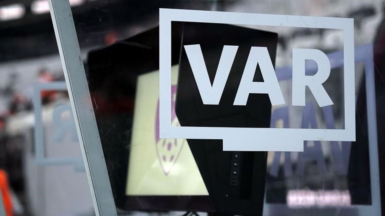 Galatasaray - Kasımpaşa maçının VAR'ı Sarper Barış Saka olarak atandı