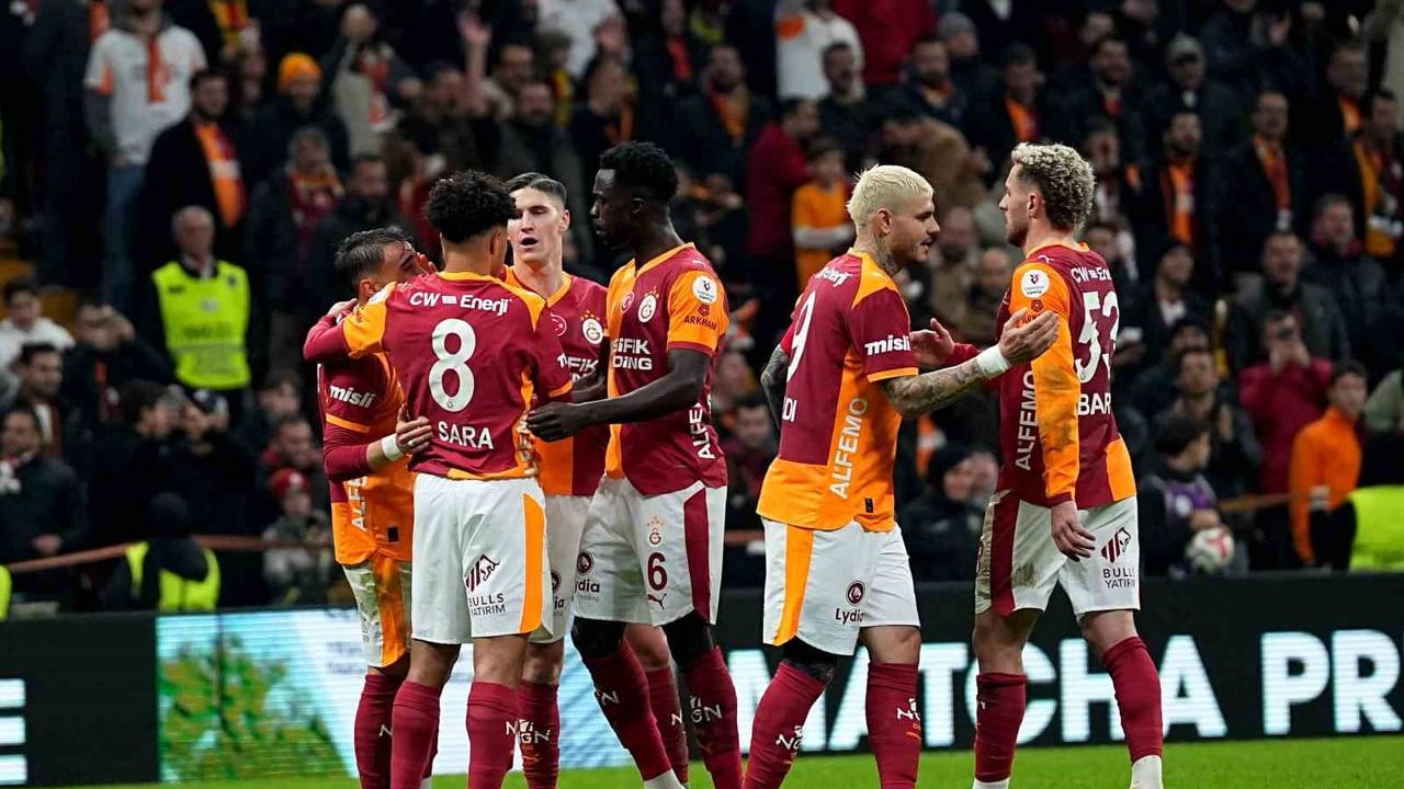 Galatasaray, Kasımpaşa'yı 3-0 yenerek ligde üst üste 3. galibiyetini aldı
