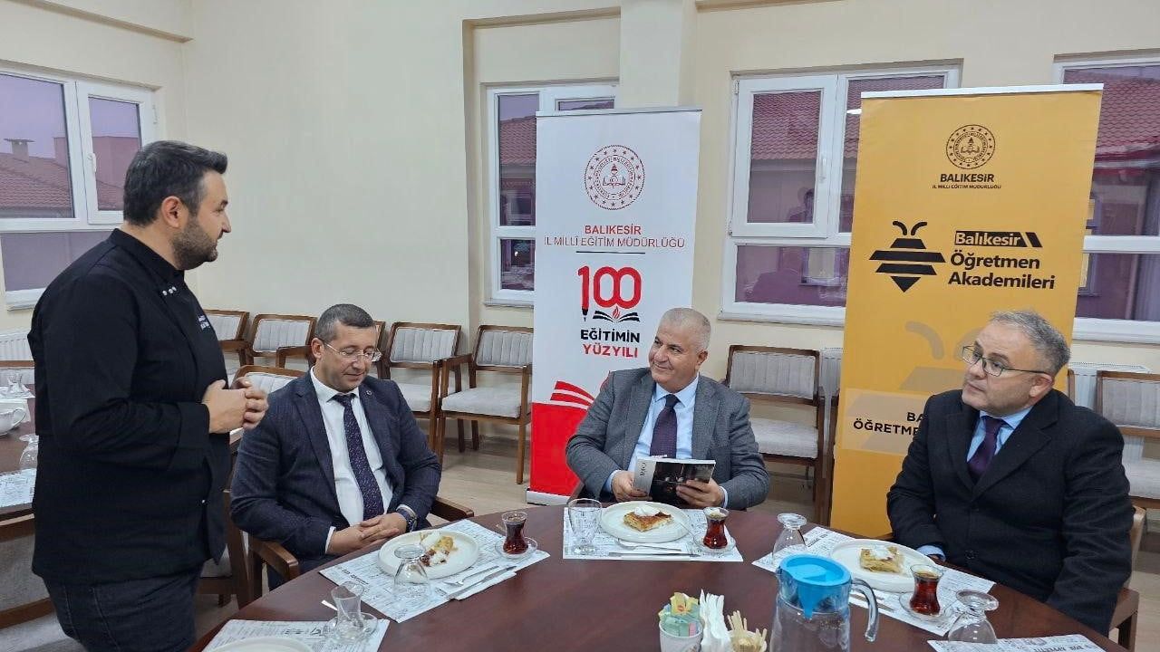 Gastronomi Akademisi’nde öğretmenlere Balıkesir Kaymaklısı uygulamalı gösterimi