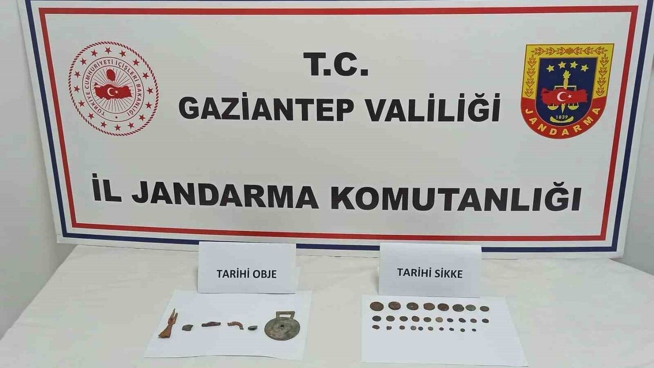 Gaziantep Nizip’te Operasyon: 28 Tarihi Sikke Ele Geçirildi, 3 Kişi Gözaltına Alındı