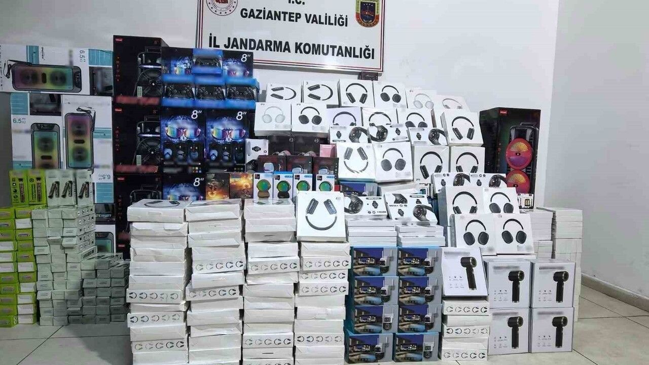 Gaziantep'te 1,5 milyon TL değerinde kaçak elektronik ele geçirildi: 1 gözaltı