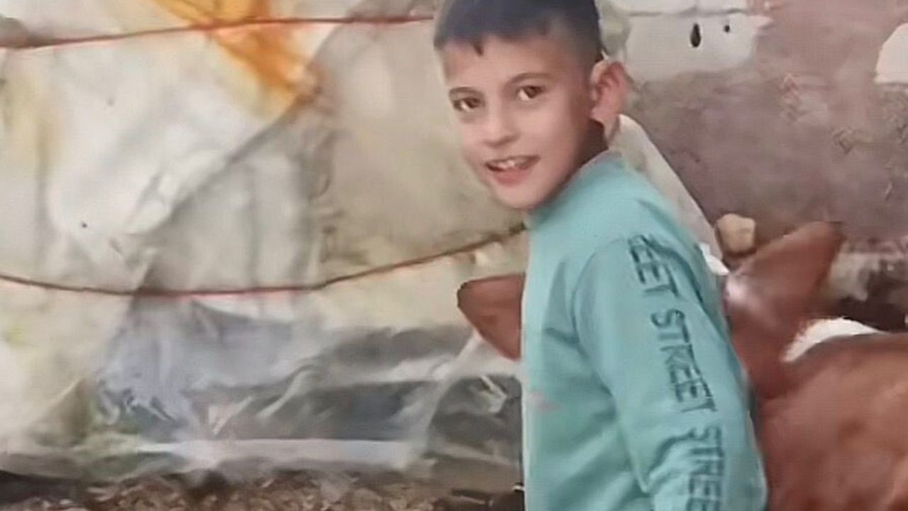 Gaziantep'te 10 yaşındaki Muhammed Çiloğlu, kuzeninin kullandığı tırın altında kalarak hayatını kaybetti