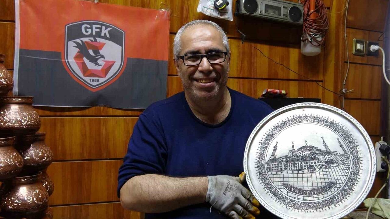 Gaziantep'te 40 Yıldır Süren Baba Mesleği: Bakırcı Memik Bakır
