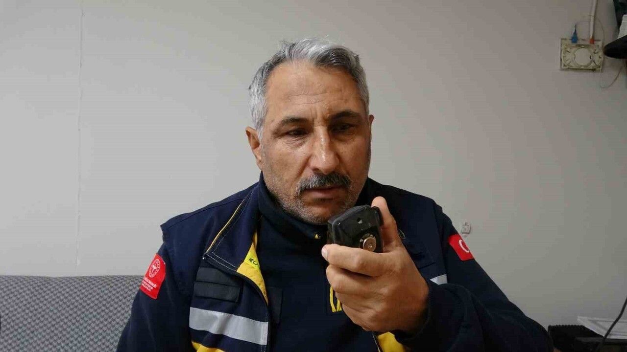 Gaziantep'te ambulans şoförü baba ve kızı aynı ekipte hayat kurtarıyor