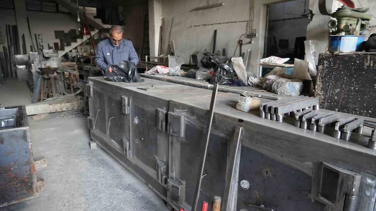 Gaziantep'te el işçiliğiyle üretilen çelik kasalar Türkiye ve yurtdışına ihraç ediliyor
