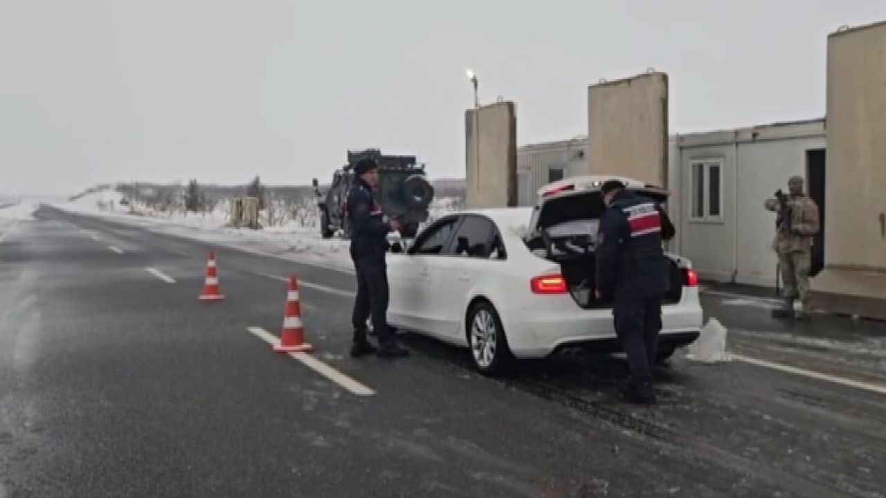 Gaziantep’te jandarma 2 bin 60 personelle yılbaşı ve kar yağışı tedbiri aldı