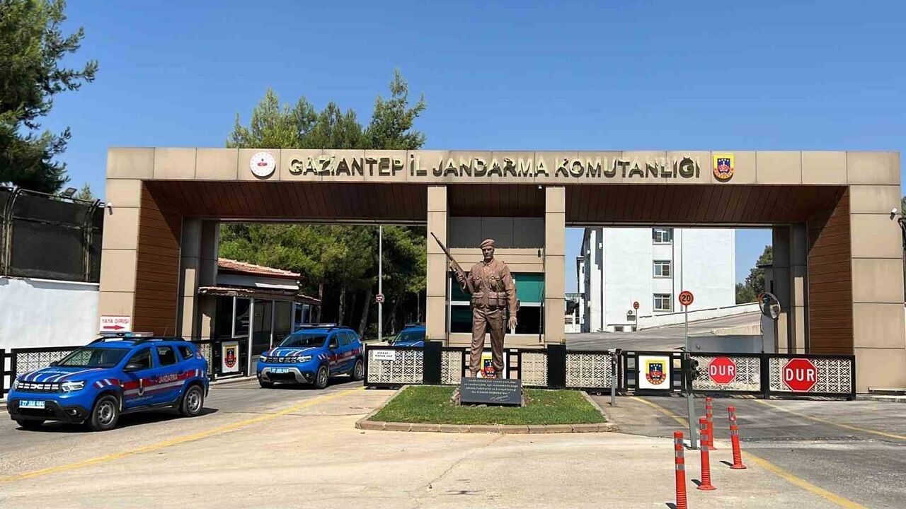 Gaziantep'te jandarma 'çember' operasyonlarında 2 bin 357 aranan şahıs yakalandı