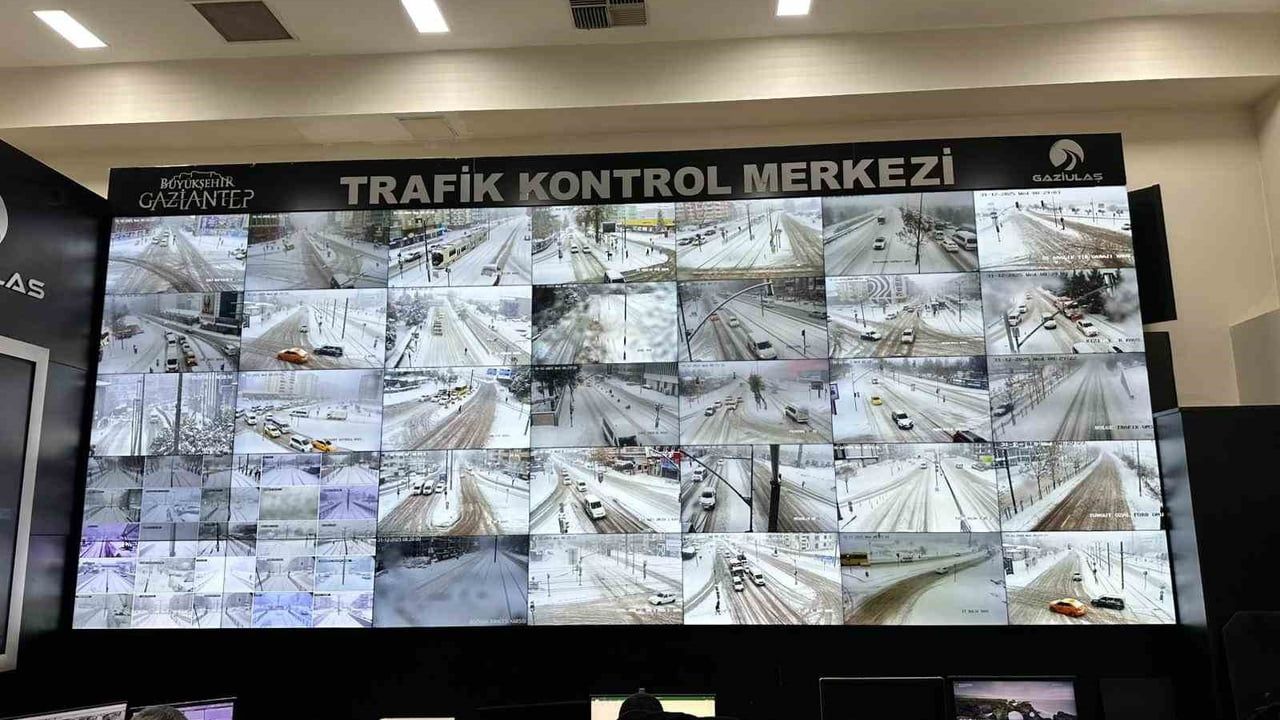 Gaziantep'te karla mücadelede yapay zeka destekli akıllı ulaşım sistemleri devrede