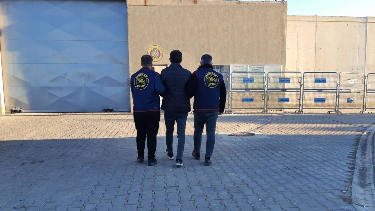 Gaziantep'te kesinleşmiş 12 yıl 6 ay hapis cezası bulunan şahıs jandarma tarafından yakalandı