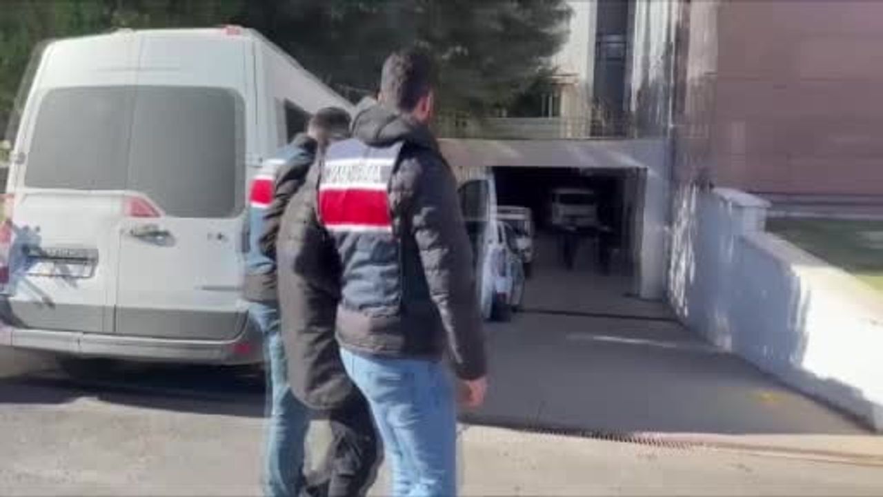 Gaziantep'te kırmızı bültenle aranan DEAŞ üyesi jandarma operasyonuyla yakalandı