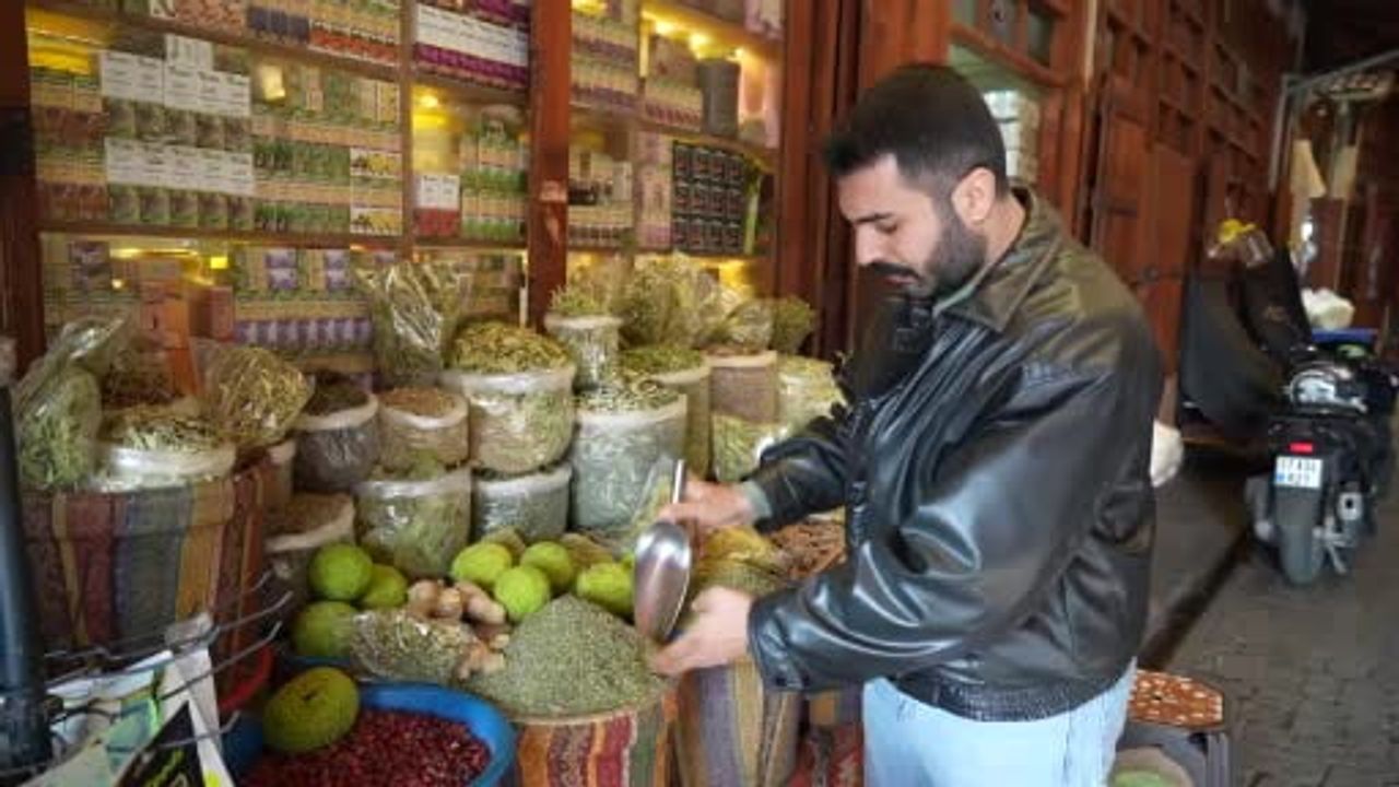 Gaziantep’te Kışın Tercihi: Zahter (Dağ Kekiği) Çayı Soğuk Algınlığına Karşı İlgi Görüyor