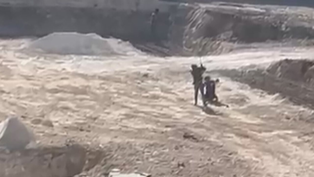 Gaziantep'te okul inşaatında çocuk işçiye darp görüntüleri: Soruşturma başlatıldı