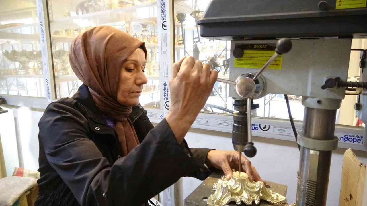 Gaziantep'te Senem Sevdim, Bronza Dökümde Usta Oldu: Eşiyle Birlikte Sanata Dönüştürüyor