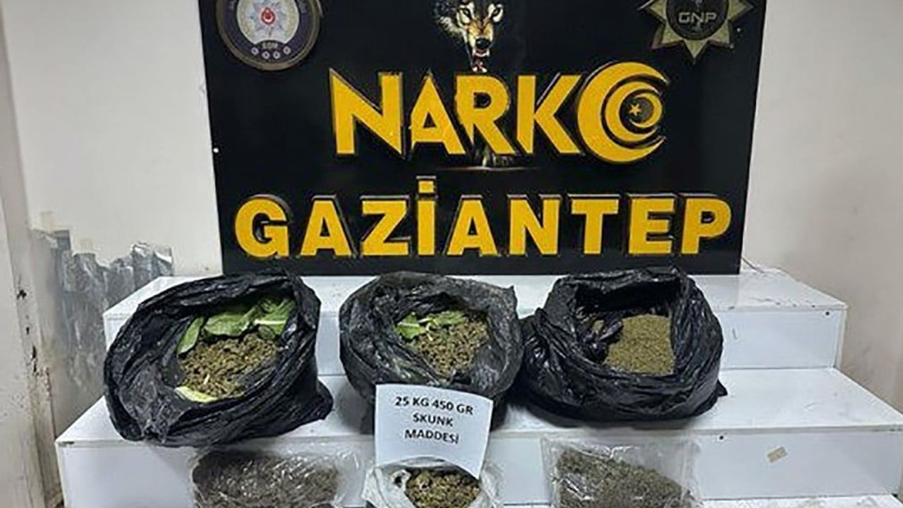 Gaziantep’te uyuşturucu operasyonu: 61 kilogram madde ve 7 bin 700 hap ele geçirildi, 11 kişi tutuklandı